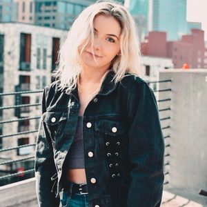 Meet your Posher, Claire